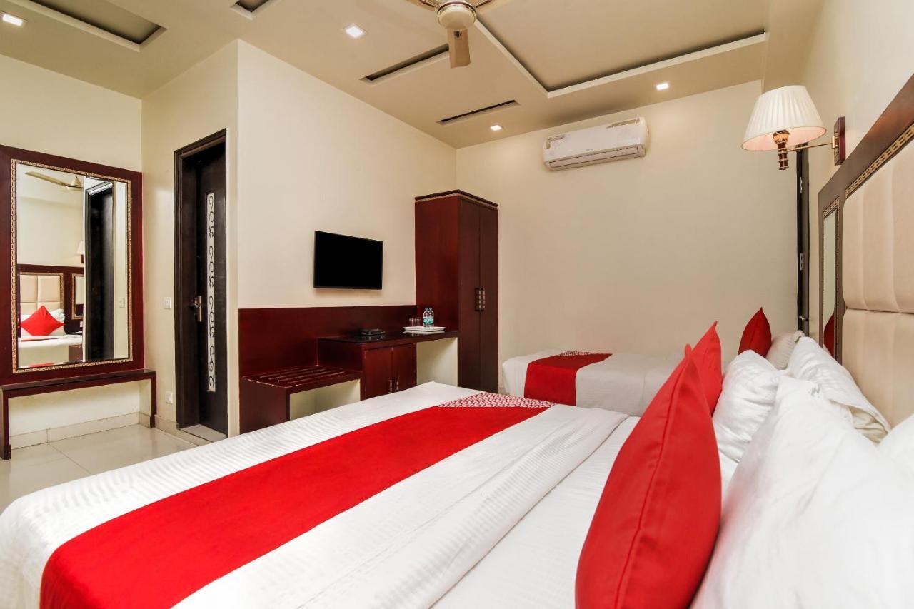 ניו דלהי Collection O 76248 Hotel D Crown מראה חיצוני תמונה