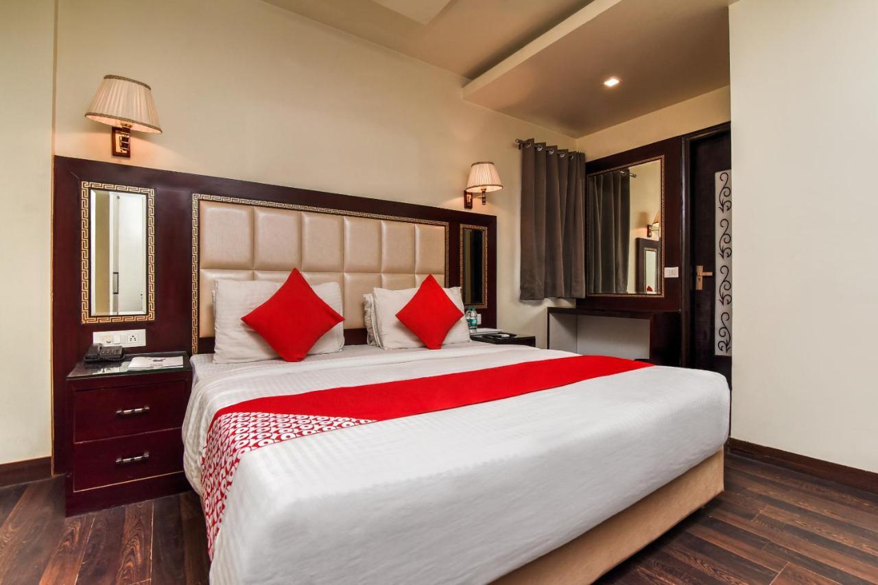ניו דלהי Collection O 76248 Hotel D Crown מראה חיצוני תמונה