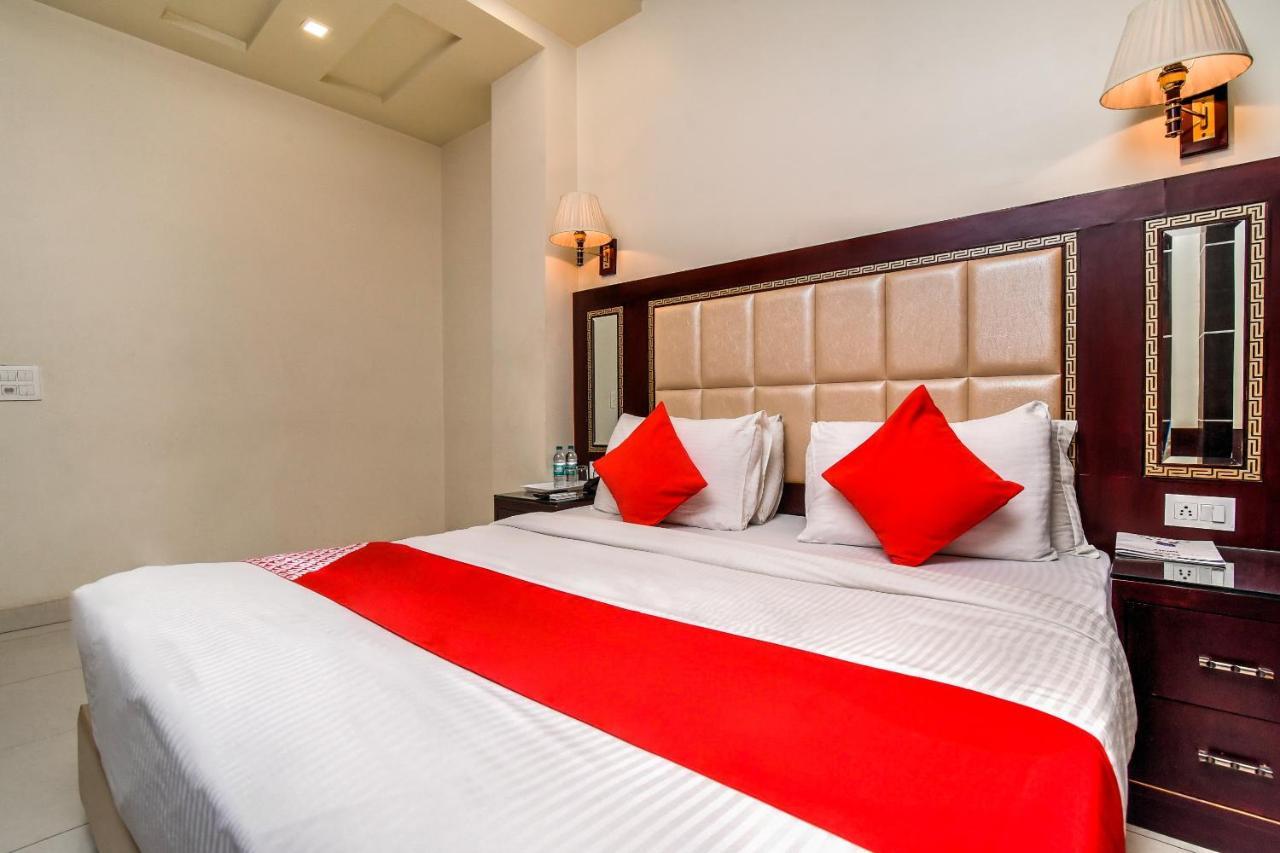 ניו דלהי Collection O 76248 Hotel D Crown מראה חיצוני תמונה