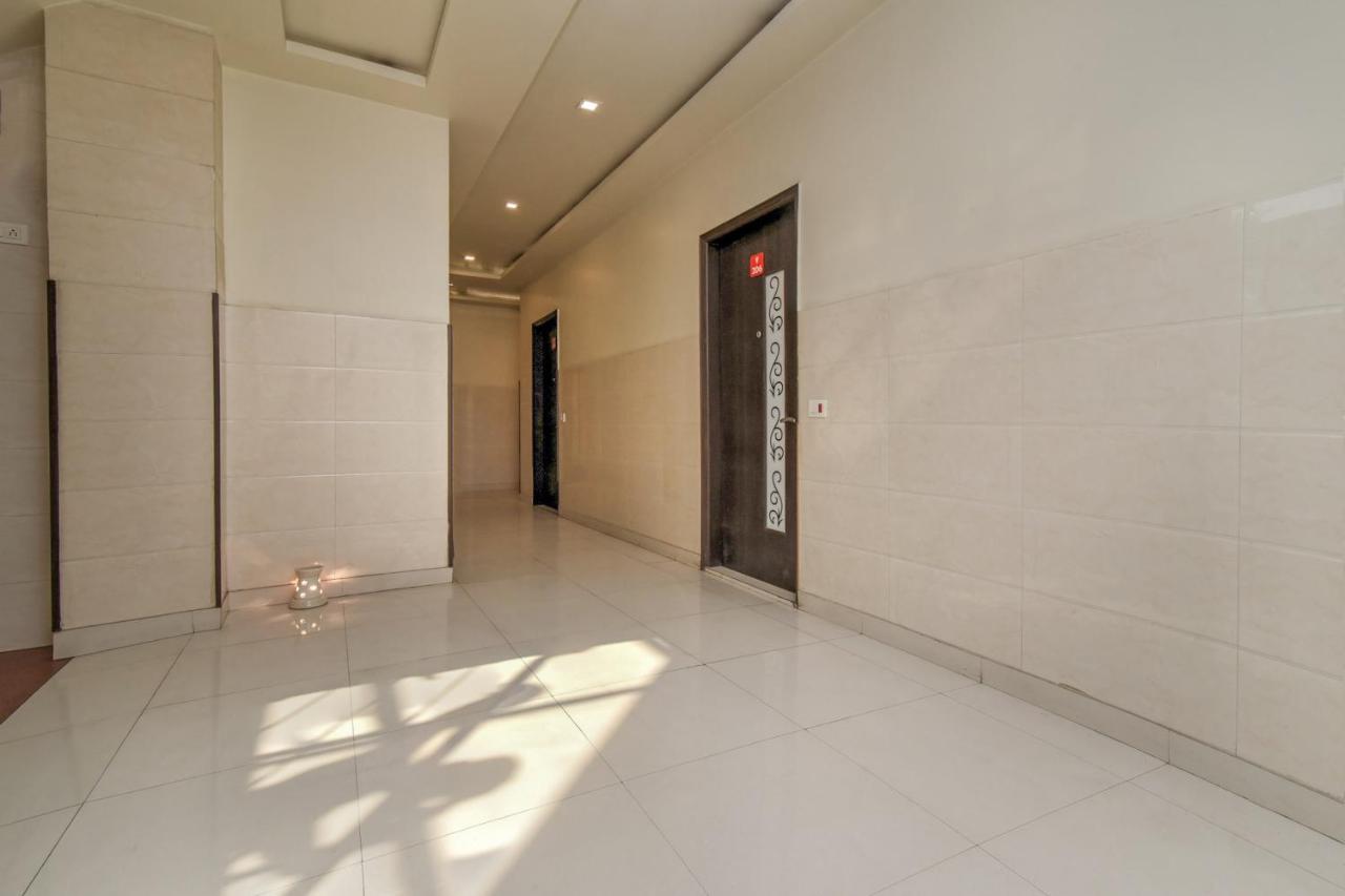 ניו דלהי Collection O 76248 Hotel D Crown מראה חיצוני תמונה