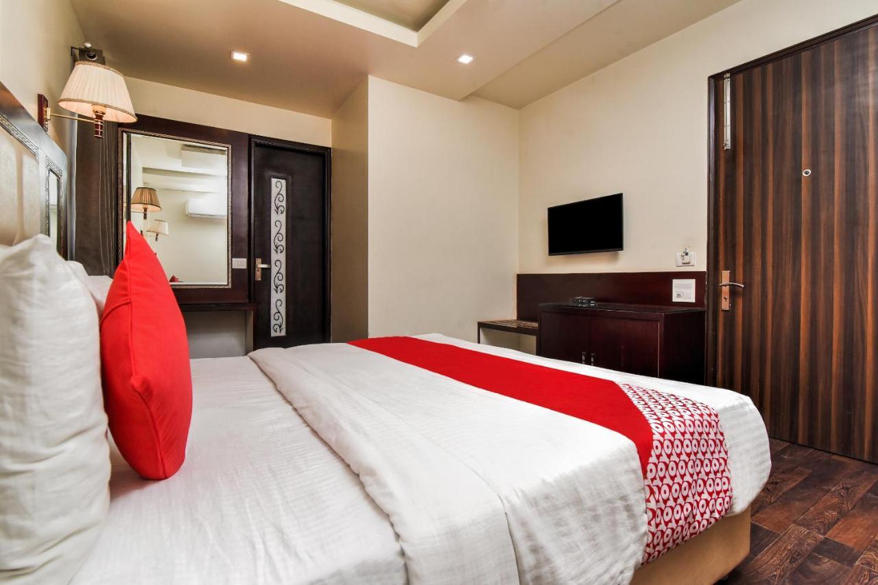 ניו דלהי Collection O 76248 Hotel D Crown מראה חיצוני תמונה